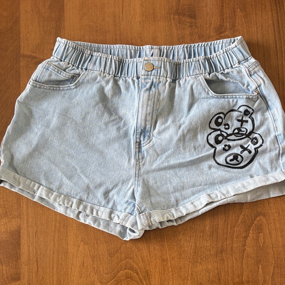 ROMWE Light Blue Jean Shorts with Bear Design